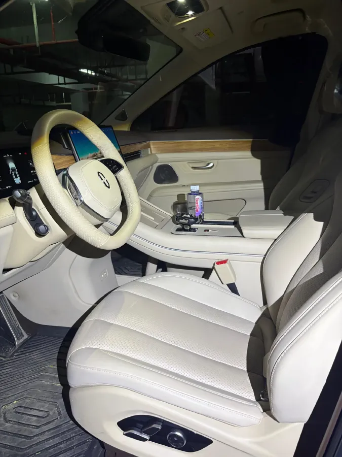 2024 AITO AITO M7 1.5T 152HP L4 REEV 40KWH,autocango,china used car exporter,china ev exporter,chinese used car exporter,chinese used ev exporter