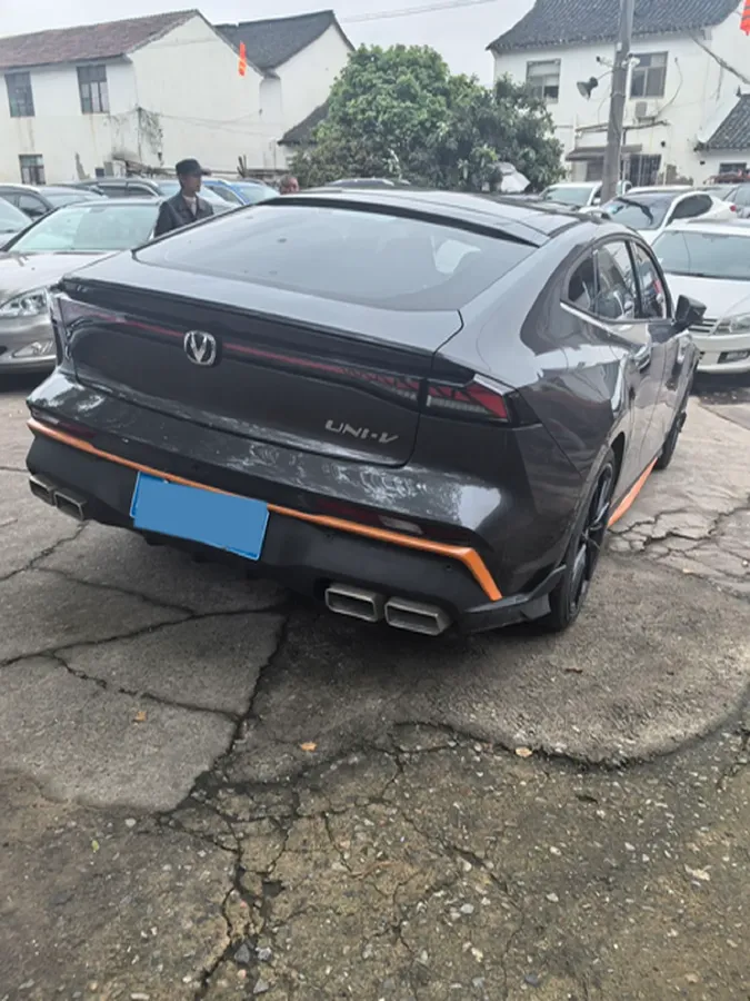 2024 ChangAn UNI-V 1.5T 188HP L4 7DCT,autocango,china used car exporter,china ev exporter,chinese used car exporter,chinese used ev exporter