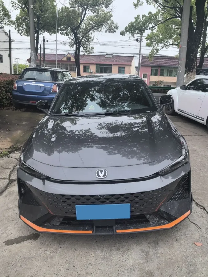 2024 ChangAn UNI-V 1.5T 188HP L4 7DCT,autocango,china used car exporter,china ev exporter,chinese used car exporter,chinese used ev exporter