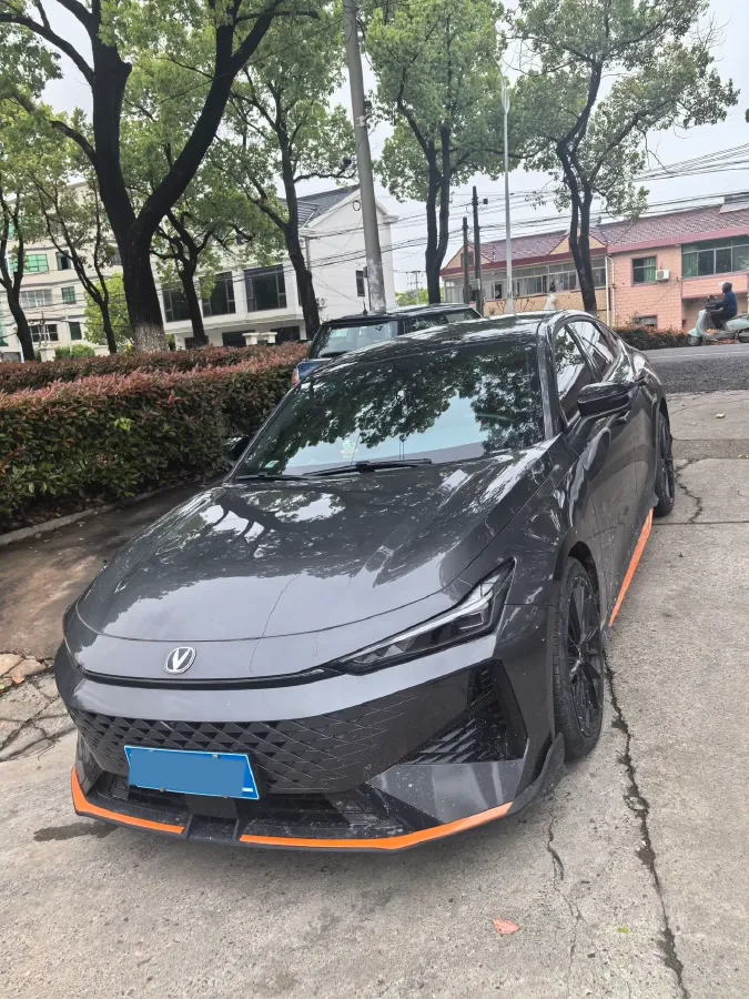 2024 ChangAn UNI-V 1.5T 188HP L4 7DCT,autocango,china used car exporter,china ev exporter,chinese used car exporter,chinese used ev exporter