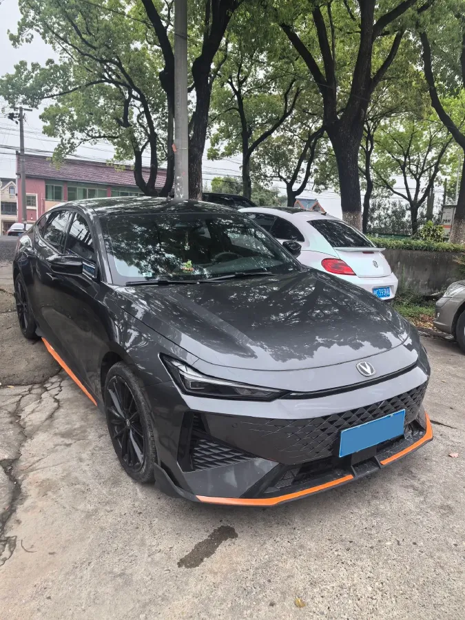 2024 ChangAn UNI-V 1.5T 188HP L4 7DCT,autocango,china used car exporter,china ev exporter,chinese used car exporter,chinese used ev exporter