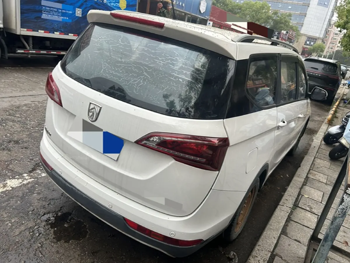 2019 BaoJun 730 1.5L 112HP L4 6MT,autocango,china used car exporter,china ev exporter,chinese used car exporter,chinese used ev exporter