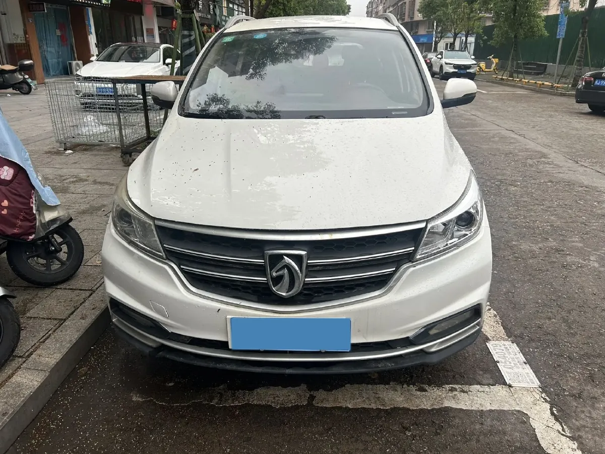 2019 BaoJun 730 1.5L 112HP L4 6MT,autocango,china used car exporter,china ev exporter,chinese used car exporter,chinese used ev exporter