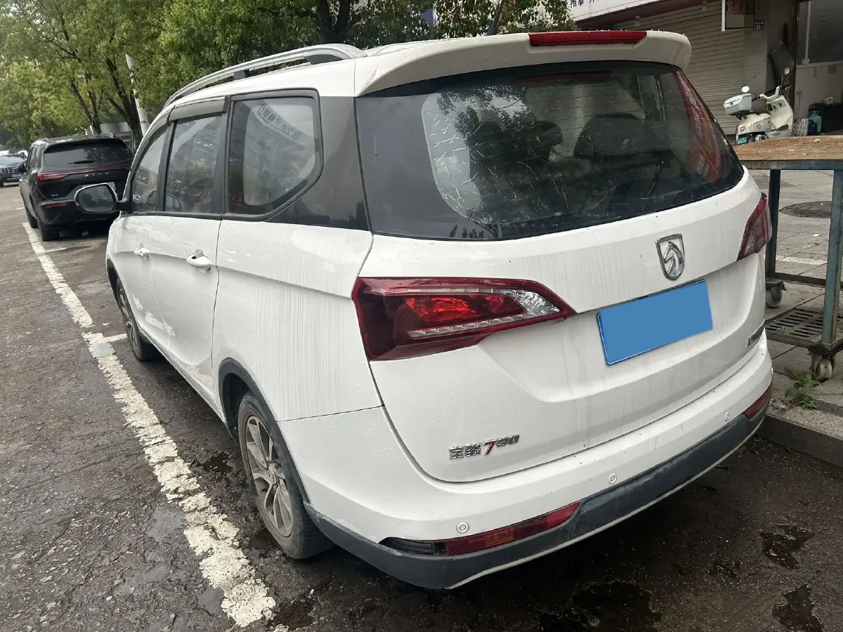 2019 BaoJun 730 1.5L 112HP L4 6MT,autocango,china used car exporter,china ev exporter,chinese used car exporter,chinese used ev exporter