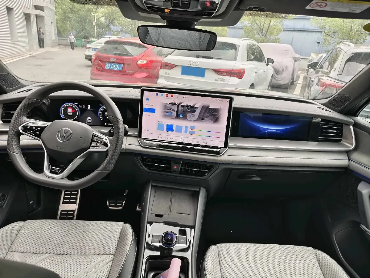 2025 Volkswagen Tayron 2.0T 220HP L4 7DCT,autocango,china used car exporter,china ev exporter,chinese used car exporter,chinese used ev exporter