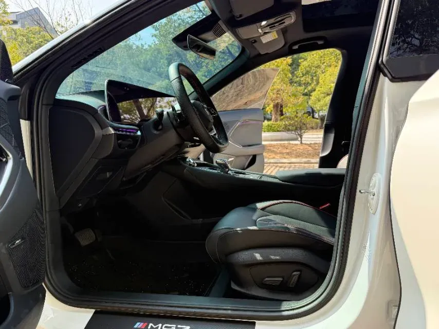 2025 MG 7 2.0T 261HP L4 9AT,autocango,china used car exporter,china ev exporter,chinese used car exporter,chinese used ev exporter