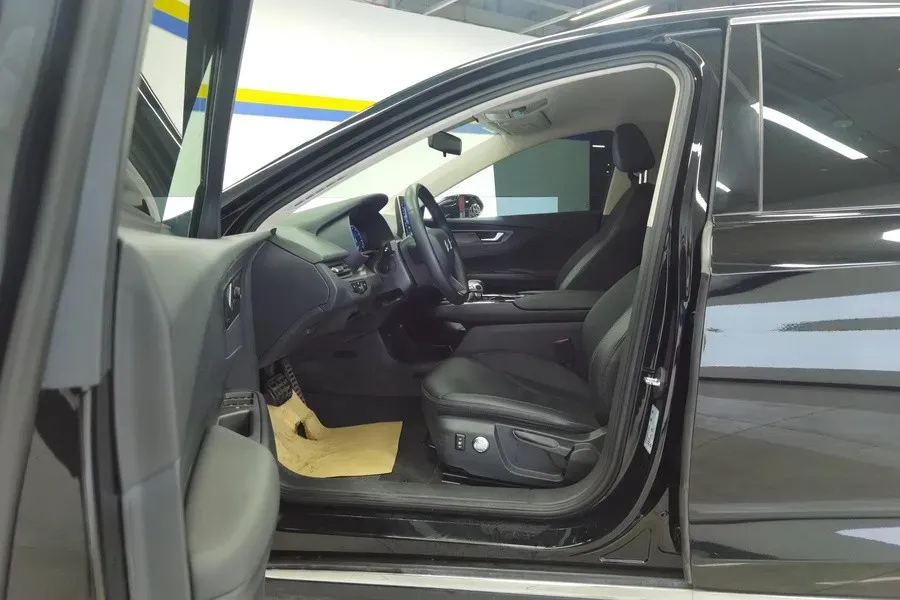 2023 HongQi E-QM5 BEV 54KWH,autocango,china used car exporter,china ev exporter,chinese used car exporter,chinese used ev exporter