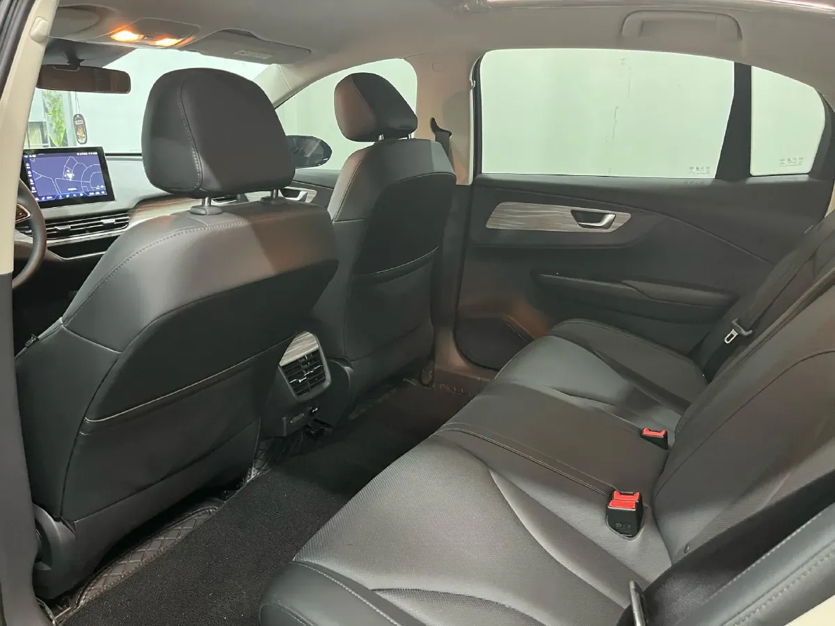 2024 HongQi E-QM5 BEV 60KWH,autocango,china used car exporter,china ev exporter,chinese used car exporter,chinese used ev exporter