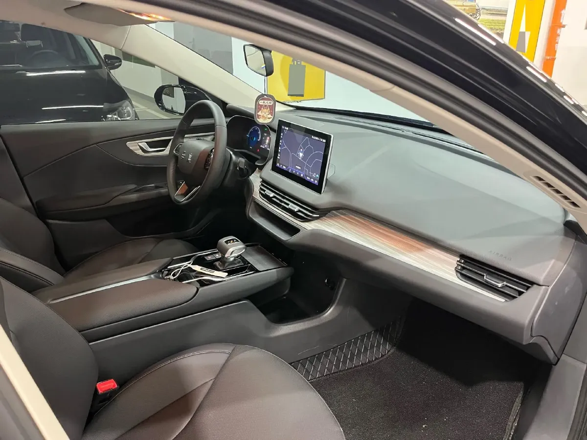 2024 HongQi E-QM5 BEV 60KWH,autocango,china used car exporter,china ev exporter,chinese used car exporter,chinese used ev exporter