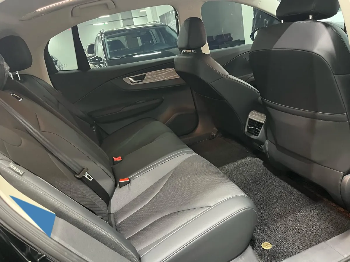 2024 HongQi E-QM5 BEV 60KWH,autocango,china used car exporter,china ev exporter,chinese used car exporter,chinese used ev exporter