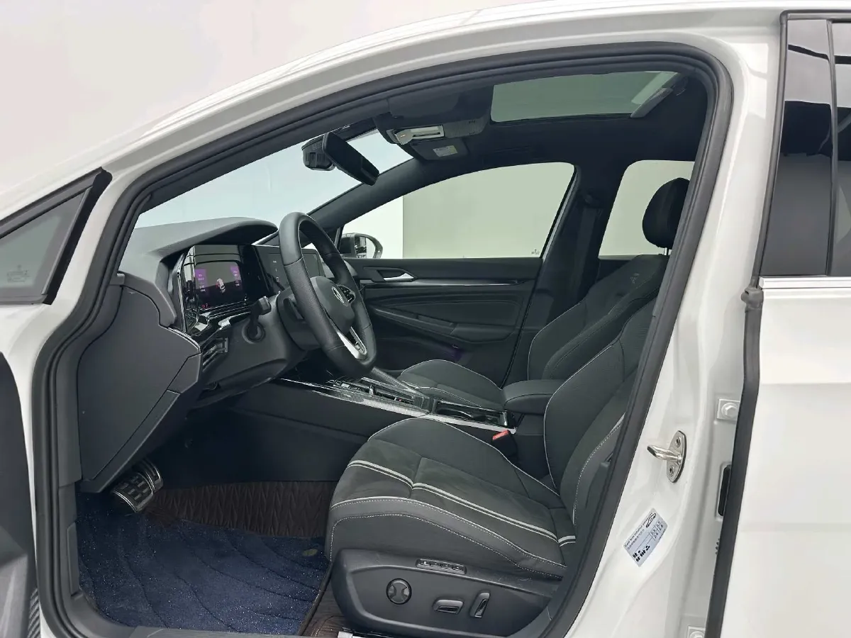 2023 Volkswagen Golf 1.4T 150HP L4 7DCT,autocango,china used car exporter,china ev exporter,chinese used car exporter,chinese used ev exporter