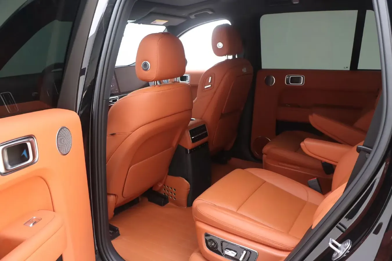 2023 Li L9 Range Extended 154HP REEV 42.6KWH,autocango,china used car exporter,china ev exporter,chinese used car exporter,chinese used ev exporter