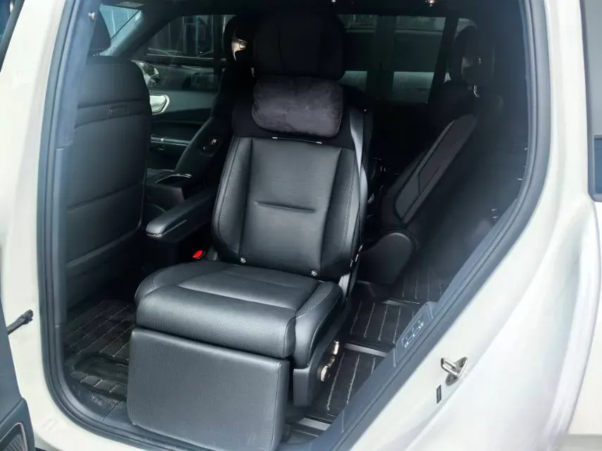 2025 LYNK&CO 900 2.0T 254HP L4 3DHT PHEV,autocango,china used car exporter,china ev exporter,chinese used car exporter,chinese used ev exporter