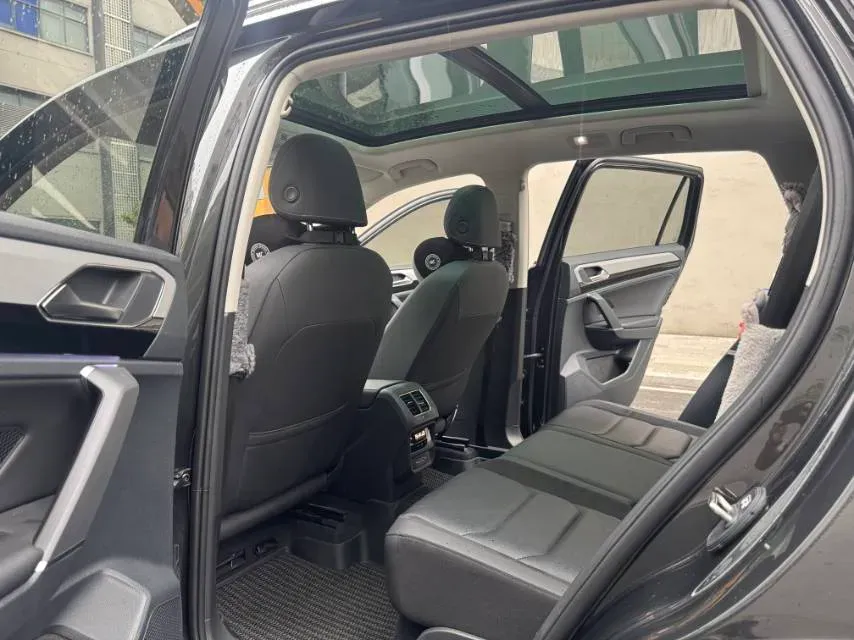 2021 Volkswagen Tayron 2.0T 186HP L4 7DCT,autocango,china used car exporter,china ev exporter,chinese used car exporter,chinese used ev exporter