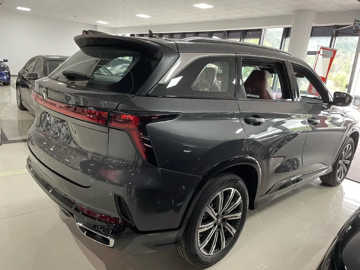 2026 ChangAn CS75 Plus 1.5T 192HP L4 8AT,autocango,china used car exporter,china ev exporter,chinese used car exporter,chinese used ev exporter