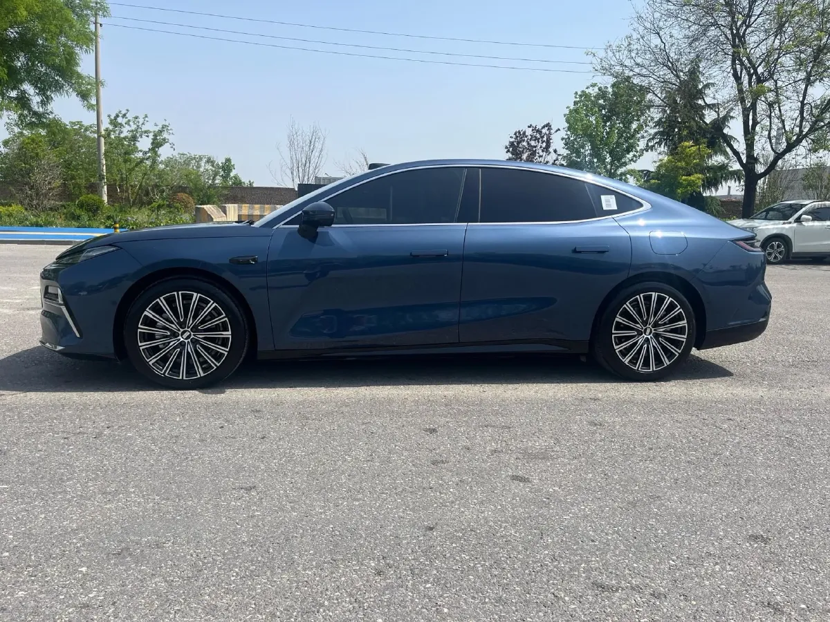 2025 Geely Galaxy Starshine 8 1.5T 163HP L4 3DHT PHEV 27.69KWH,autocango,china used car exporter,china ev exporter,chinese used car exporter,chinese used ev exporter