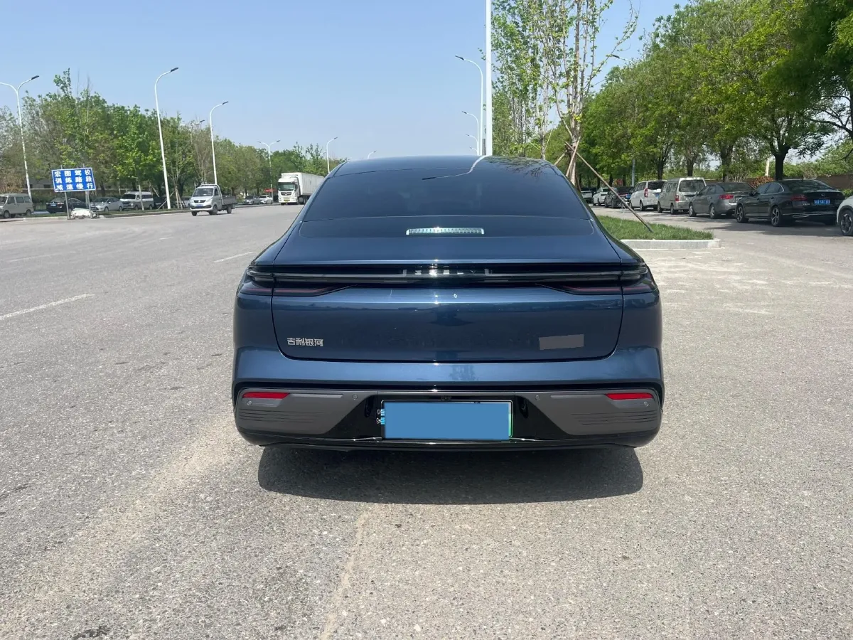 2025 Geely Galaxy Starshine 8 1.5T 163HP L4 3DHT PHEV 27.69KWH,autocango,china used car exporter,china ev exporter,chinese used car exporter,chinese used ev exporter