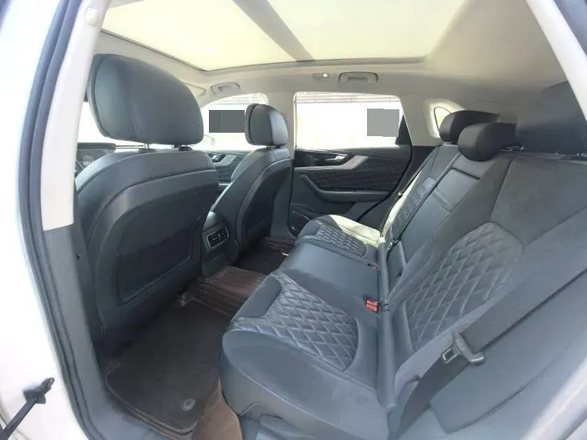 2019 HongQi HS5 2.0T 224HP L4 6AT,autocango,china used car exporter,china ev exporter,chinese used car exporter,chinese used ev exporter