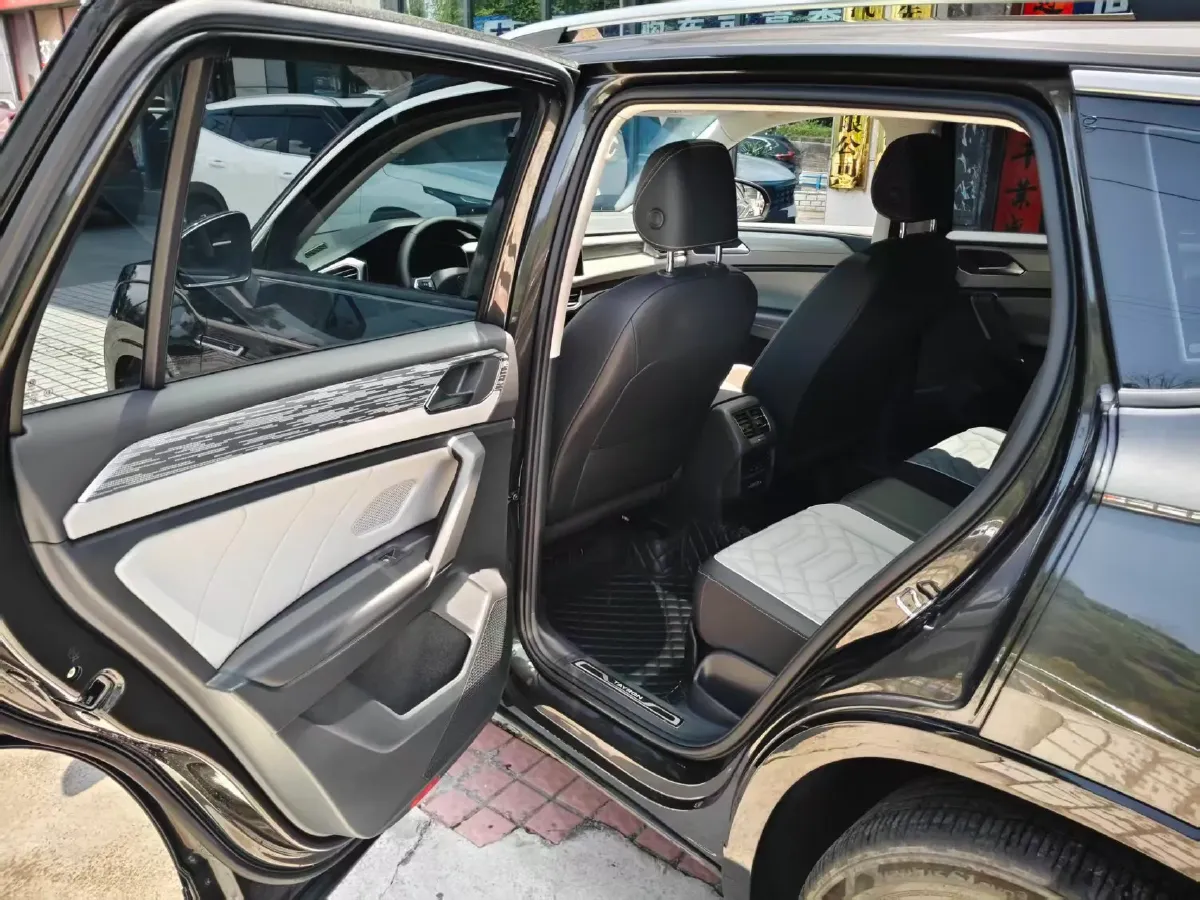 2023 Volkswagen Tayron 2.0T 220HP L4 7DCT,autocango,china used car exporter,china ev exporter,chinese used car exporter,chinese used ev exporter