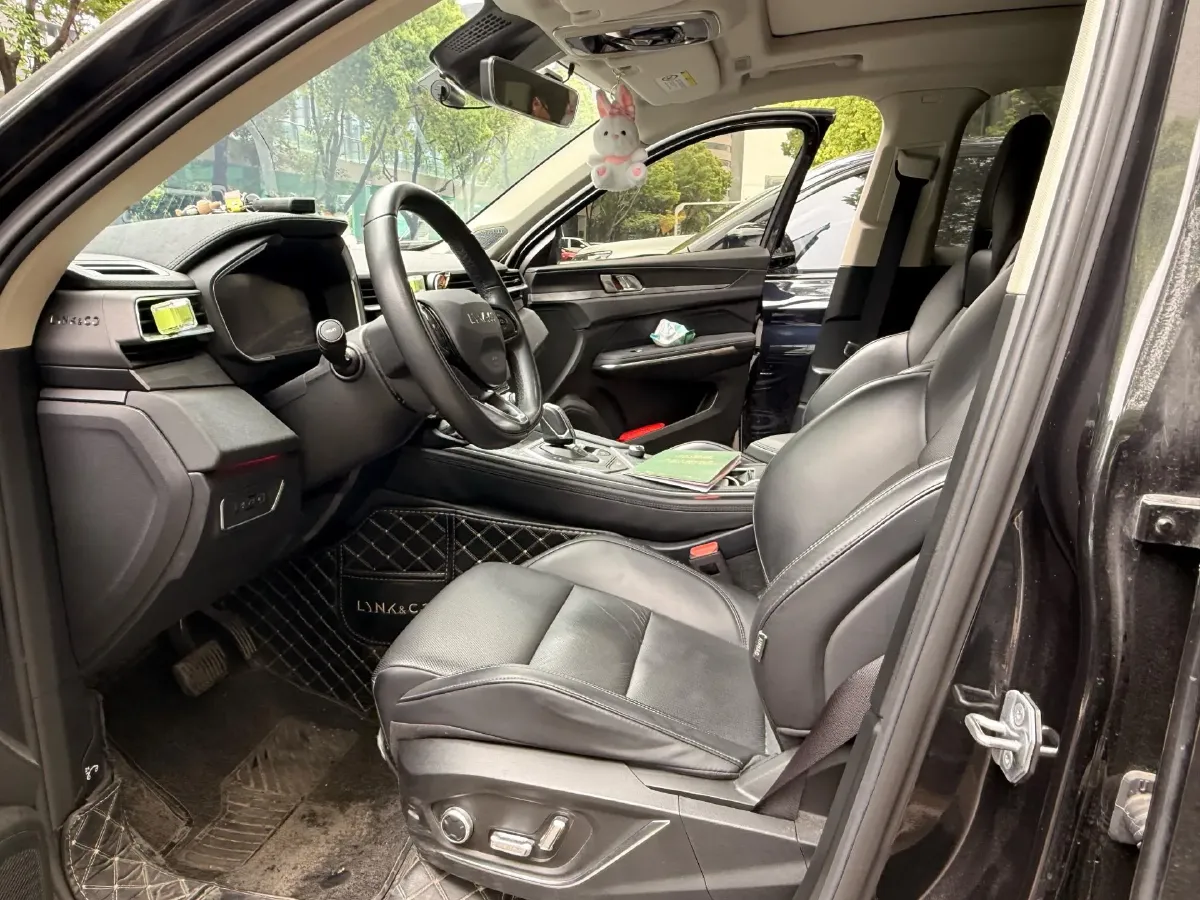 2021 LYNK&CO 01 2.0T 218HP L4 8AT,autocango,china used car exporter,china ev exporter,chinese used car exporter,chinese used ev exporter