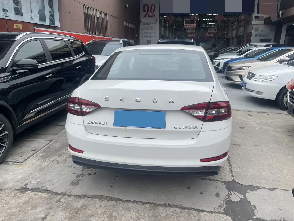 2021 Skoda Octavia 1.5L 113HP L4 6AT,autocango,china used car exporter,china ev exporter,chinese used car exporter,chinese used ev exporter