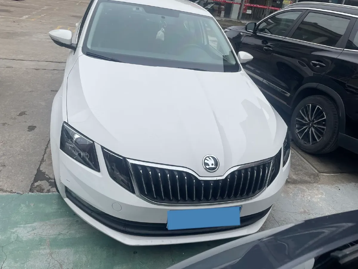 2021 Skoda Octavia 1.5L 113HP L4 6AT,autocango,china used car exporter,china ev exporter,chinese used car exporter,chinese used ev exporter