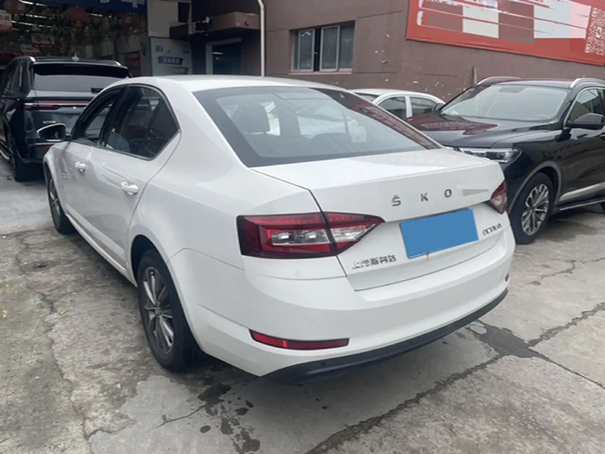 2021 Skoda Octavia 1.5L 113HP L4 6AT,autocango,china used car exporter,china ev exporter,chinese used car exporter,chinese used ev exporter