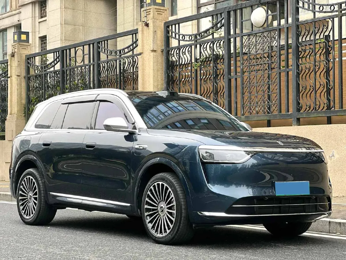 2025 AITO AITO M8 REEV 160HP REEV 53.4KWH,autocango,china used car exporter,china ev exporter,chinese used car exporter,chinese used ev exporter