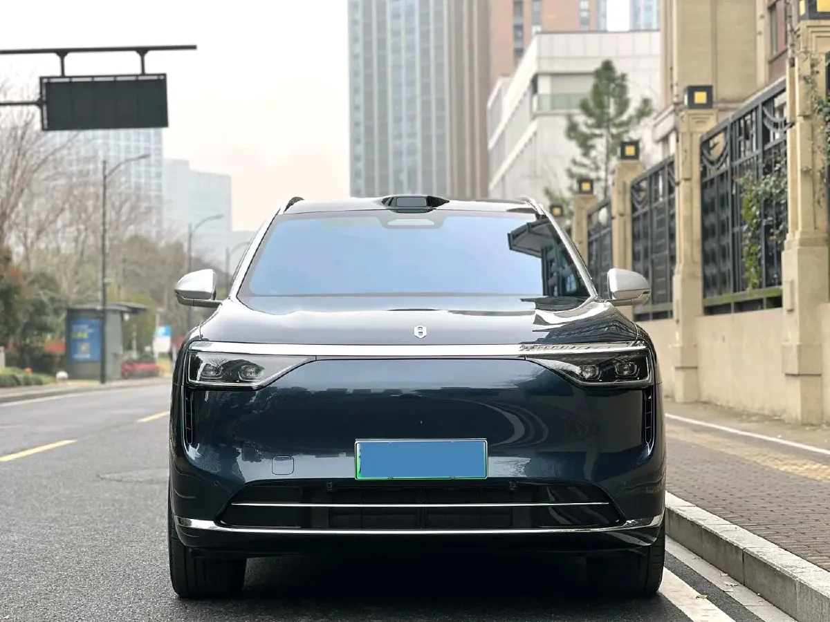 2025 AITO AITO M8 REEV 160HP REEV 53.4KWH,autocango,china used car exporter,china ev exporter,chinese used car exporter,chinese used ev exporter