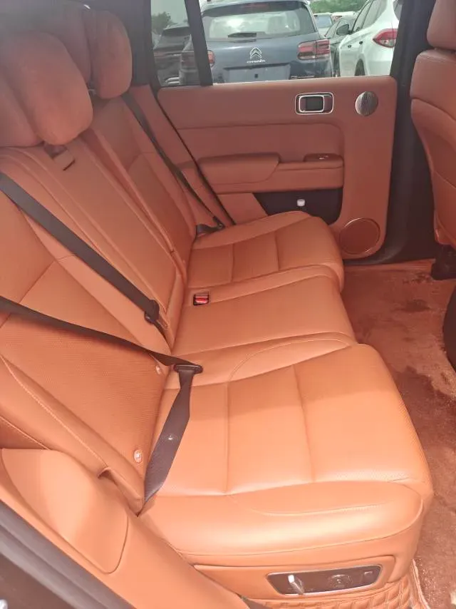 2024 Li L8 Range Extended 154HP REEV 42.8KWH,autocango,china used car exporter,china ev exporter,chinese used car exporter,chinese used ev exporter