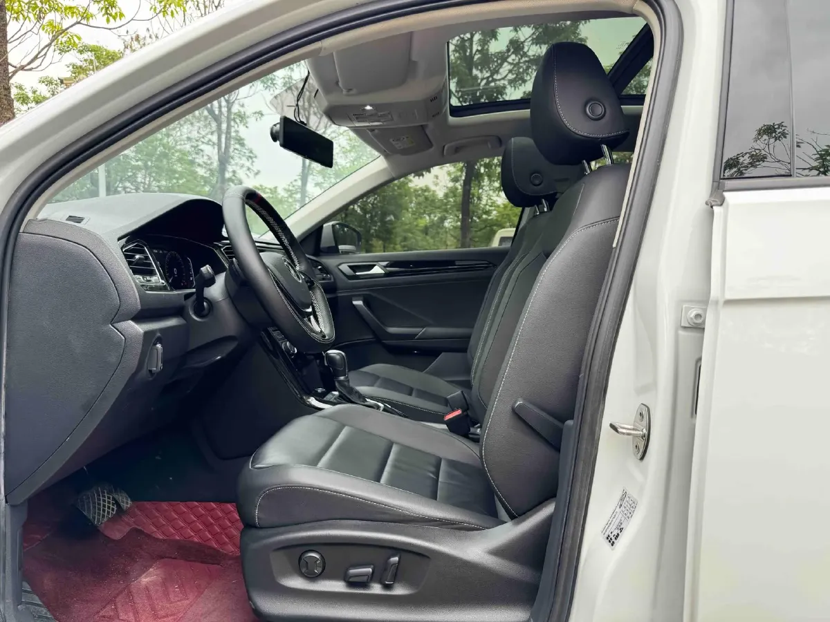 2022 Volkswagen T-Roc 1.4T 150HP L4 7DCT,autocango,china used car exporter,china ev exporter,chinese used car exporter,chinese used ev exporter