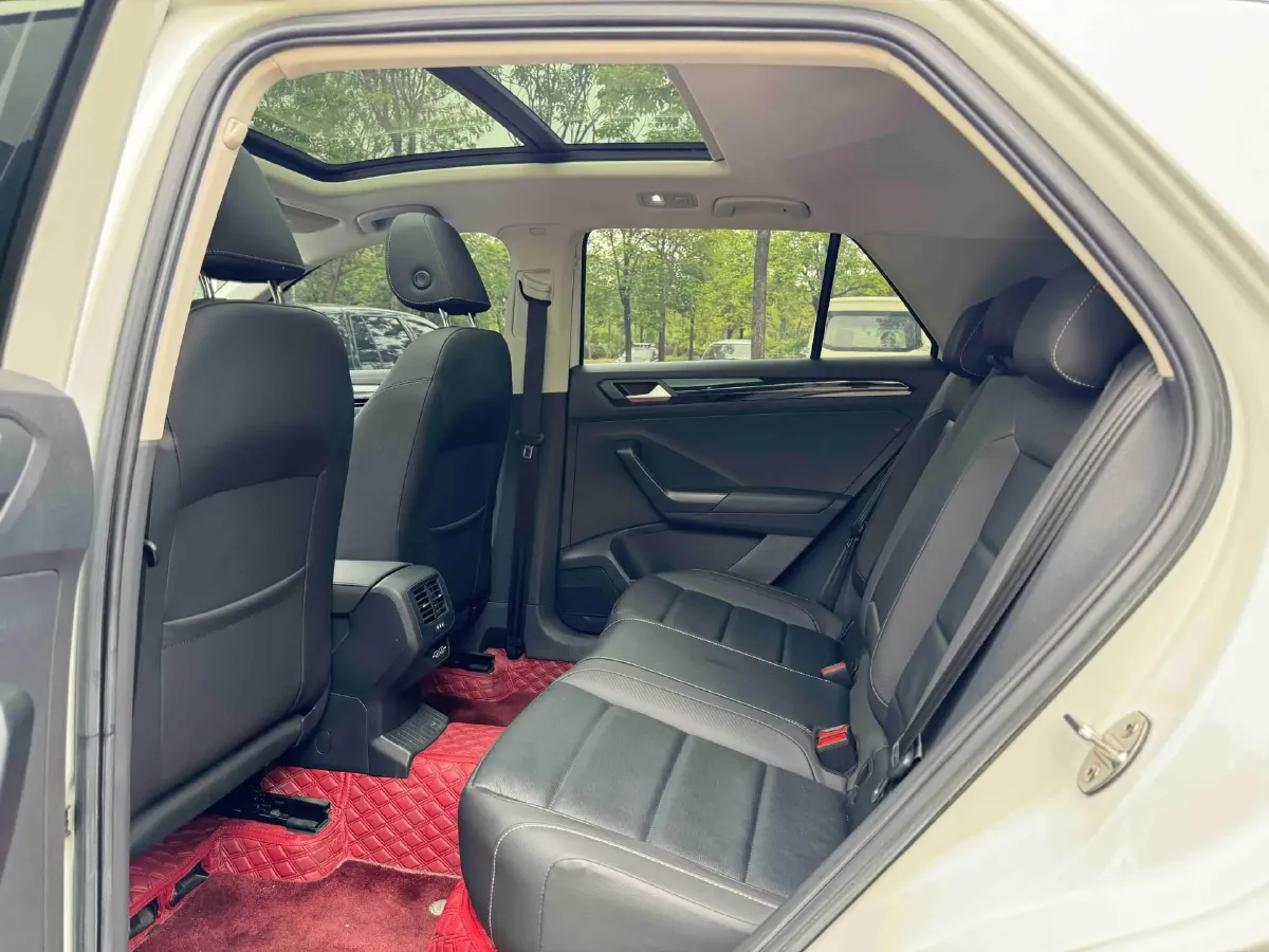 2022 Volkswagen T-Roc 1.4T 150HP L4 7DCT,autocango,china used car exporter,china ev exporter,chinese used car exporter,chinese used ev exporter