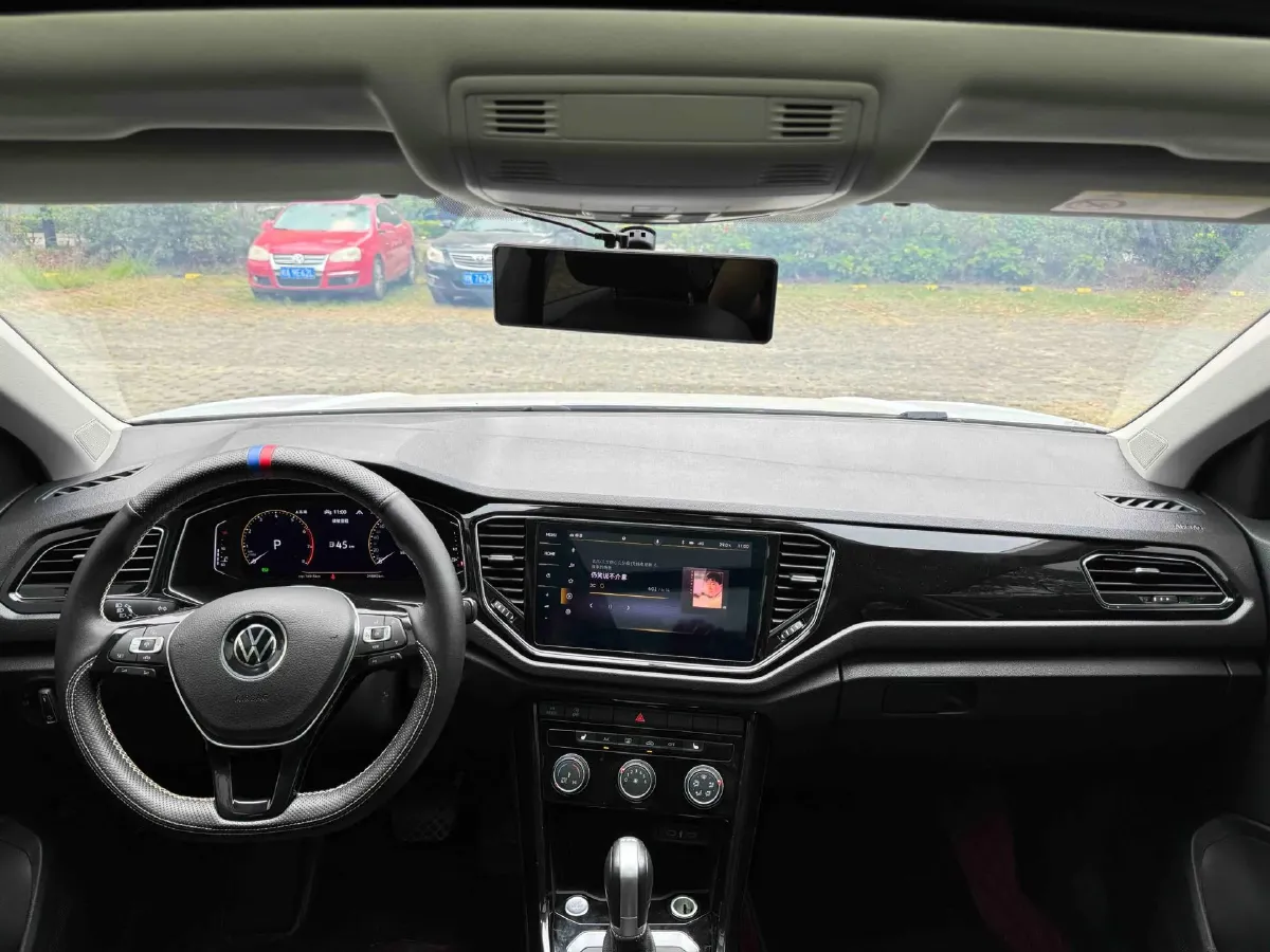 2022 Volkswagen T-Roc 1.4T 150HP L4 7DCT,autocango,china used car exporter,china ev exporter,chinese used car exporter,chinese used ev exporter