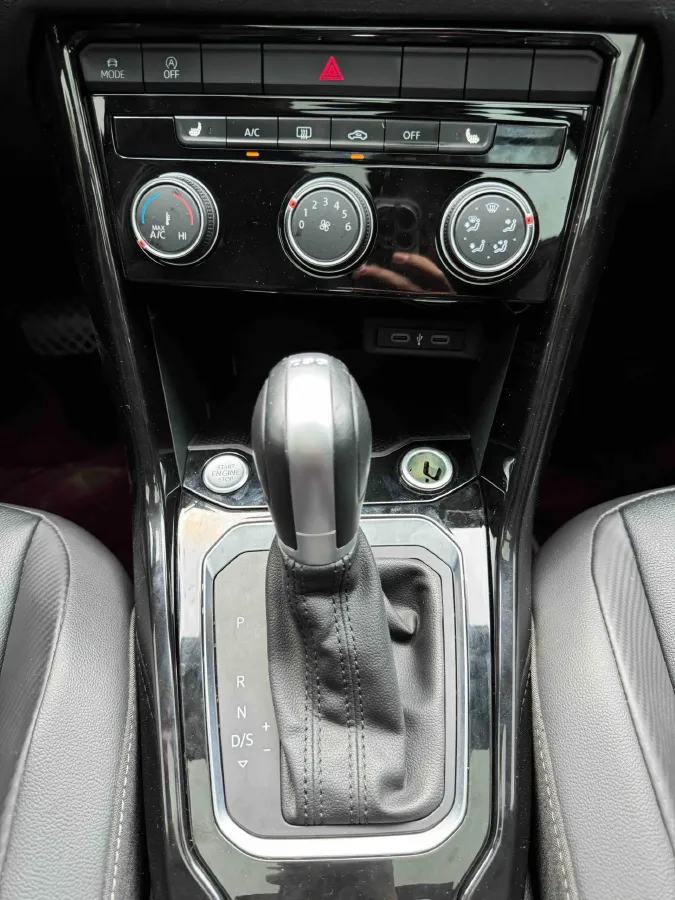 2022 Volkswagen T-Roc 1.4T 150HP L4 7DCT,autocango,china used car exporter,china ev exporter,chinese used car exporter,chinese used ev exporter