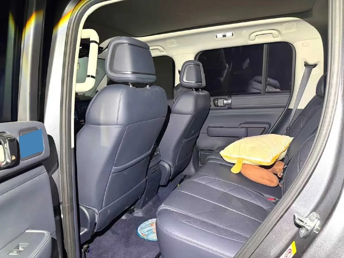 2025 FangChengBao Bao 5 1.5T 194HP L4 E-CVT PHEV 31.8KWH,autocango,china used car exporter,china ev exporter,chinese used car exporter,chinese used ev exporter