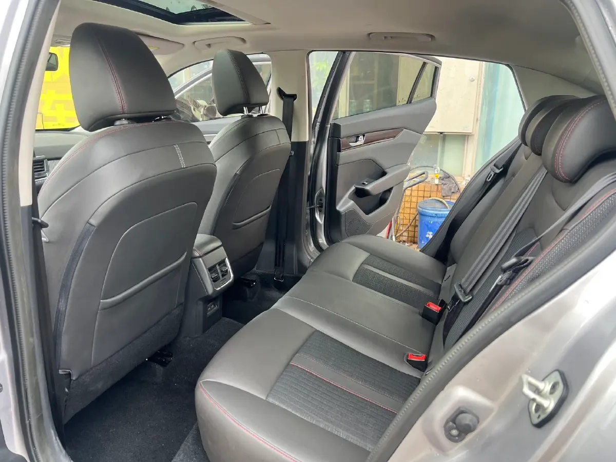 2020 DongFeng Aeolus YiXuan 1.5T 150HP L4 6DCT,autocango,china used car exporter,china ev exporter,chinese used car exporter,chinese used ev exporter