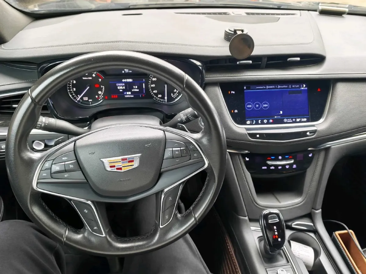 2022 Cadillac XT5 2.0T 237HP L4 9AT,autocango,china used car exporter,china ev exporter,chinese used car exporter,chinese used ev exporter