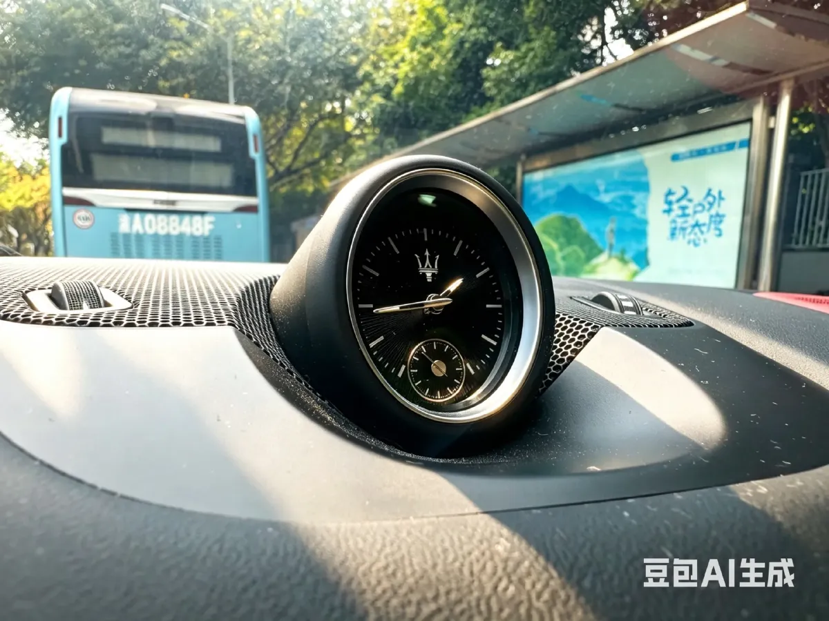 2022 Maserati Levante 2.0T 330HP L4 8AT,autocango,china used car exporter,china ev exporter,chinese used car exporter,chinese used ev exporter