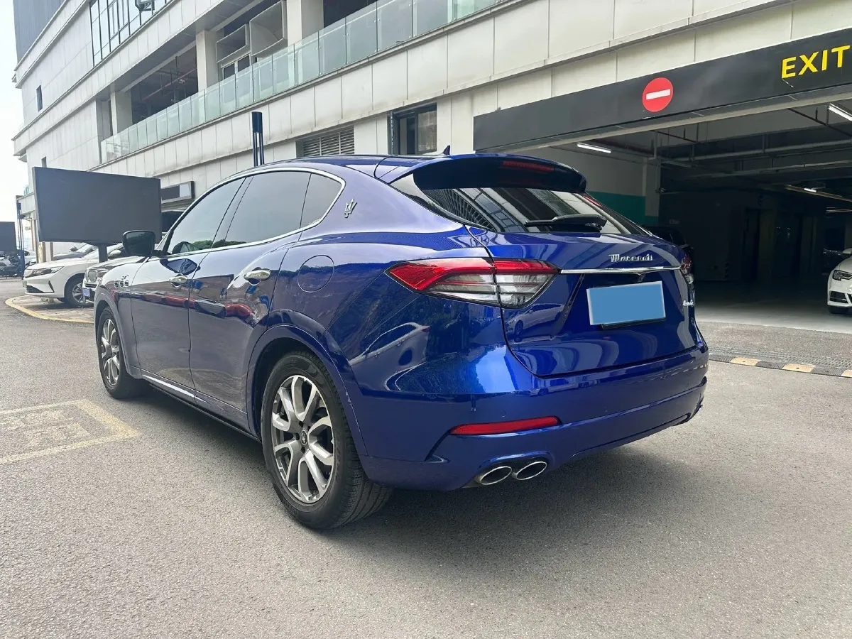 2022 Maserati Levante 2.0T 330HP L4 8AT,autocango,china used car exporter,china ev exporter,chinese used car exporter,chinese used ev exporter