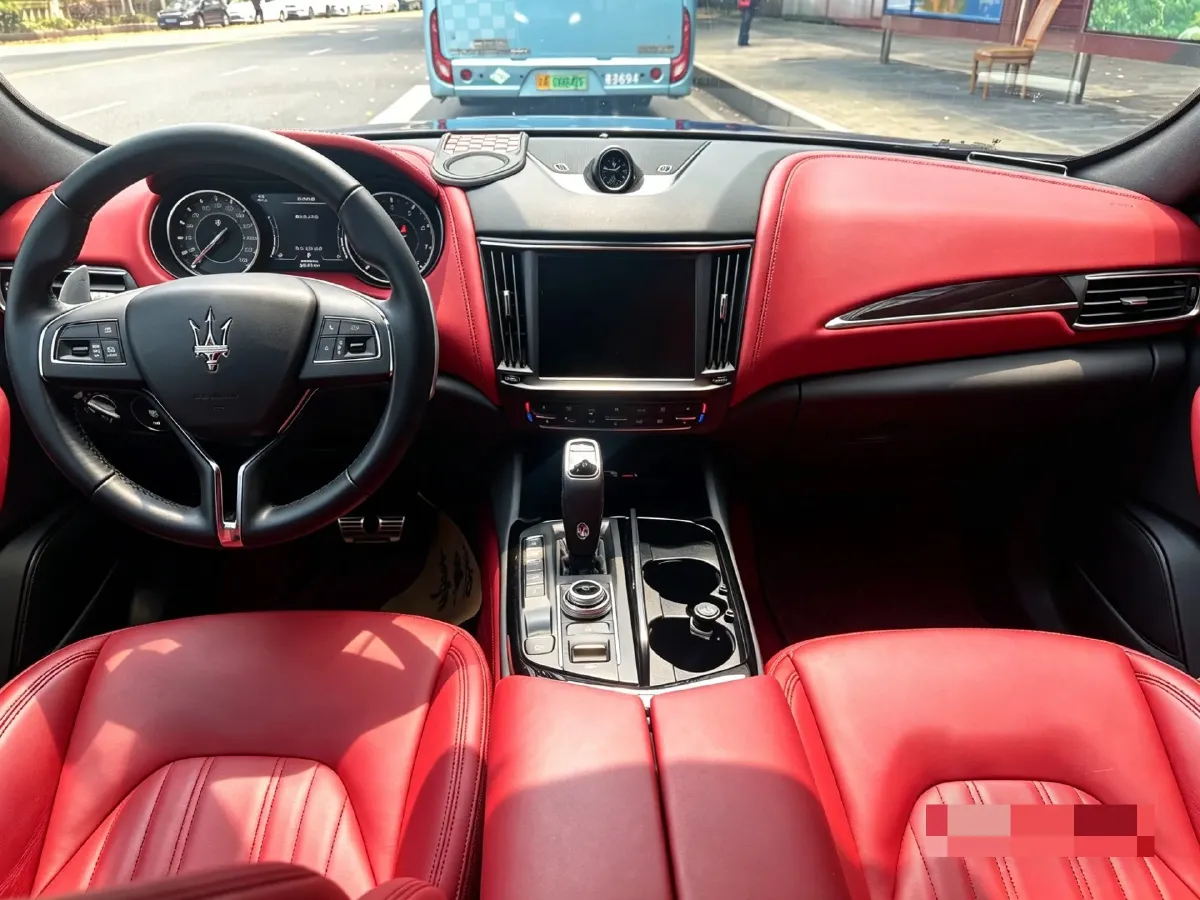 2022 Maserati Levante 2.0T 330HP L4 8AT,autocango,china used car exporter,china ev exporter,chinese used car exporter,chinese used ev exporter
