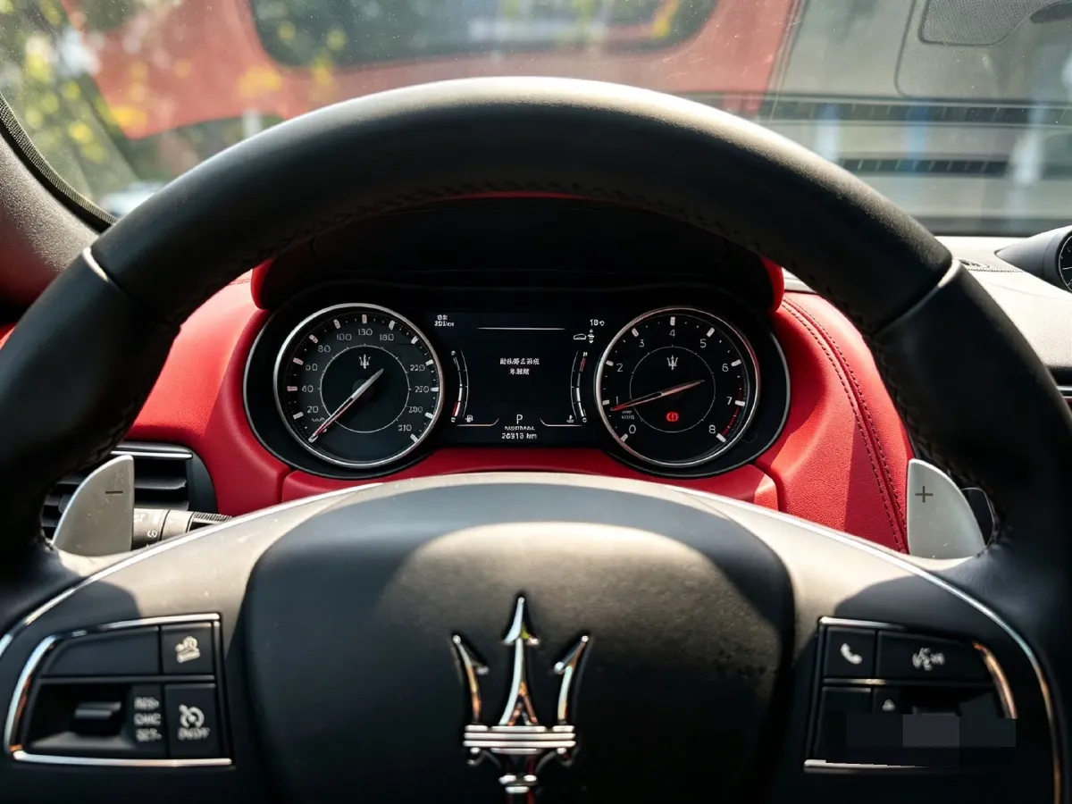 2022 Maserati Levante 2.0T 330HP L4 8AT,autocango,china used car exporter,china ev exporter,chinese used car exporter,chinese used ev exporter