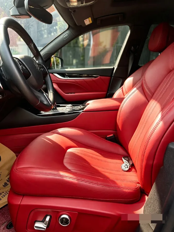 2022 Maserati Levante 2.0T 330HP L4 8AT,autocango,china used car exporter,china ev exporter,chinese used car exporter,chinese used ev exporter