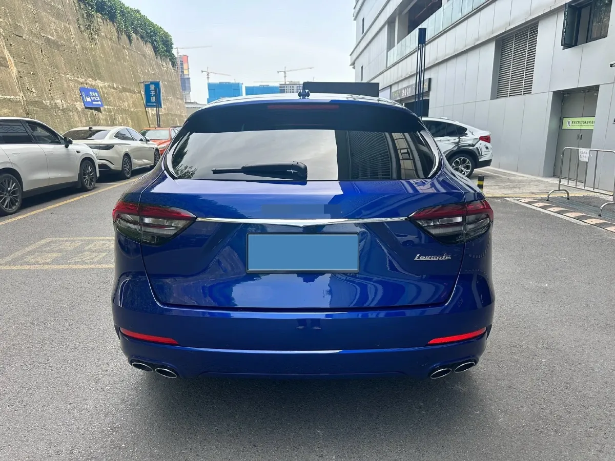 2022 Maserati Levante 2.0T 330HP L4 8AT,autocango,china used car exporter,china ev exporter,chinese used car exporter,chinese used ev exporter