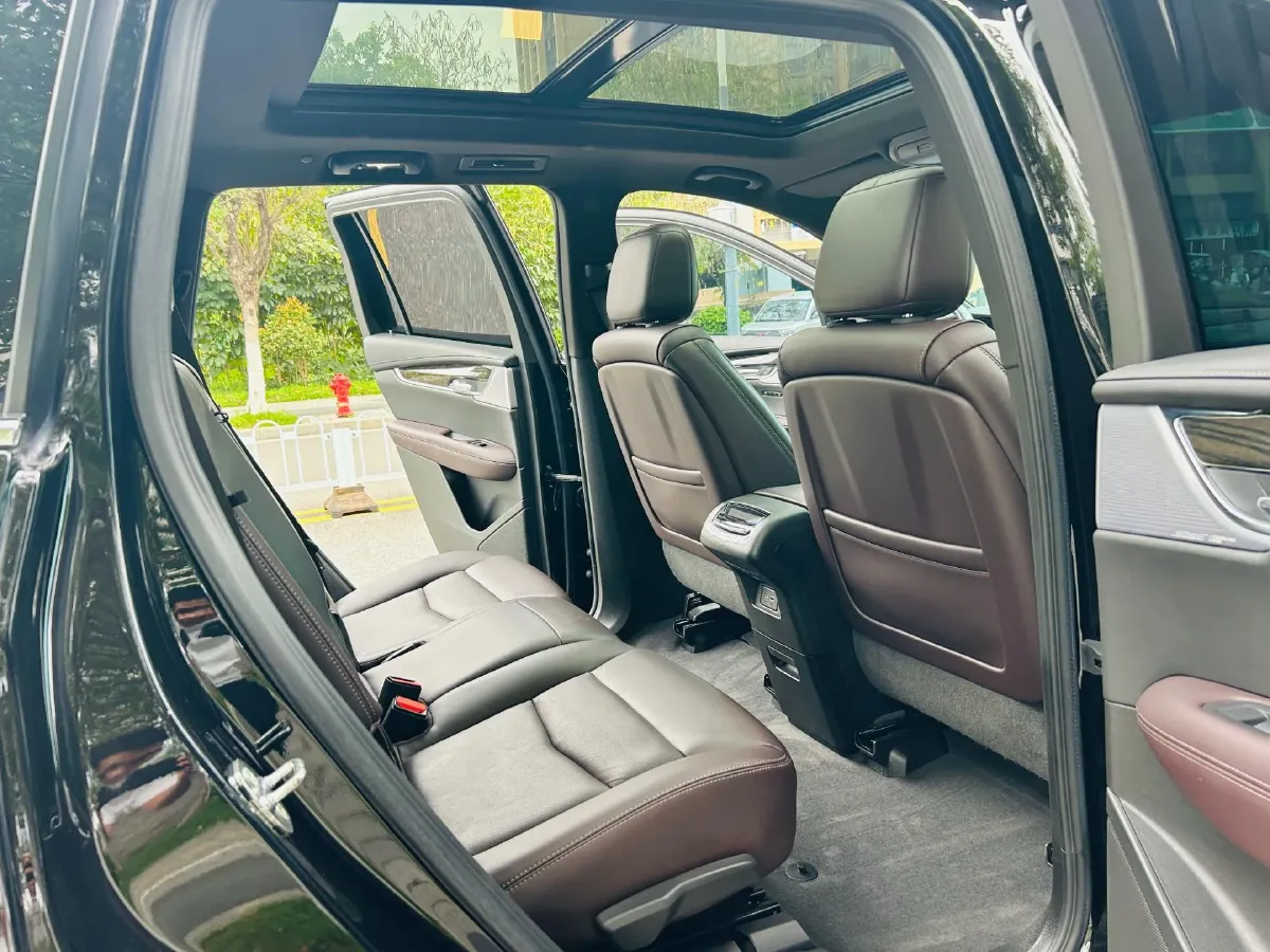 2022 Cadillac XT6 2.0T 237HP L4 9AT,autocango,china used car exporter,china ev exporter,chinese used car exporter,chinese used ev exporter