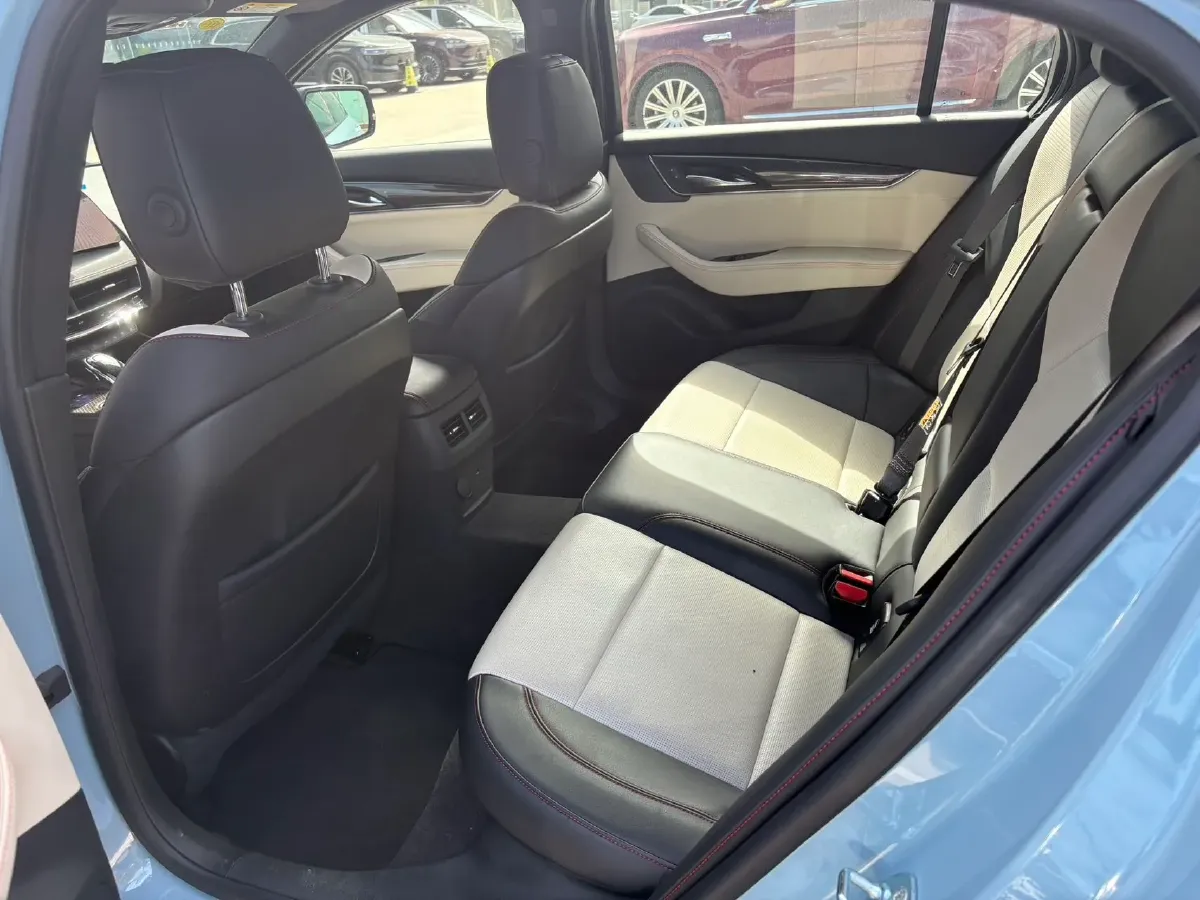 2025 Cadillac CT5 2.0T 237HP L4 10AT,autocango,china used car exporter,china ev exporter,chinese used car exporter,chinese used ev exporter