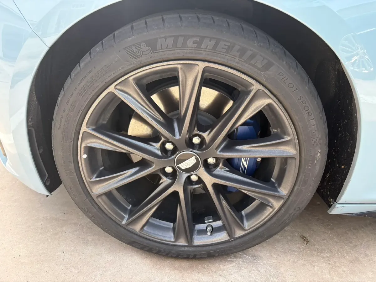 2025 Cadillac CT5 2.0T 237HP L4 10AT,autocango,china used car exporter,china ev exporter,chinese used car exporter,chinese used ev exporter