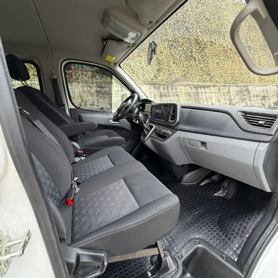 2021 MAXUS XinTu V80 2.0T 139HP L4 6MT,autocango,china used car exporter,china ev exporter,chinese used car exporter,chinese used ev exporter