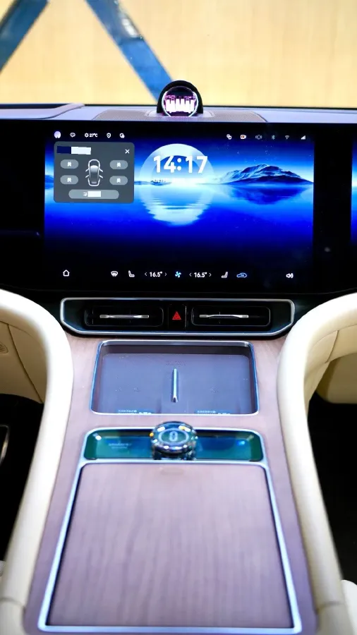 2025 AITO AITO M9 REEV 160HP REEV 52KWH,autocango,china used car exporter,china ev exporter,chinese used car exporter,chinese used ev exporter