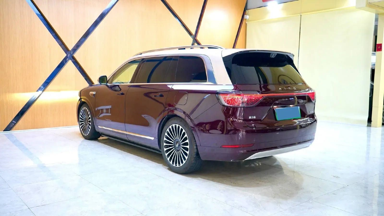 2025 AITO AITO M9 REEV 160HP REEV 52KWH,autocango,china used car exporter,china ev exporter,chinese used car exporter,chinese used ev exporter