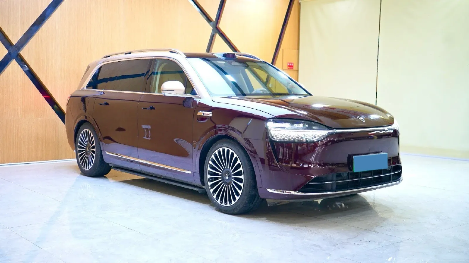 2025 AITO AITO M9 REEV 160HP REEV 52KWH,autocango,china used car exporter,china ev exporter,chinese used car exporter,chinese used ev exporter